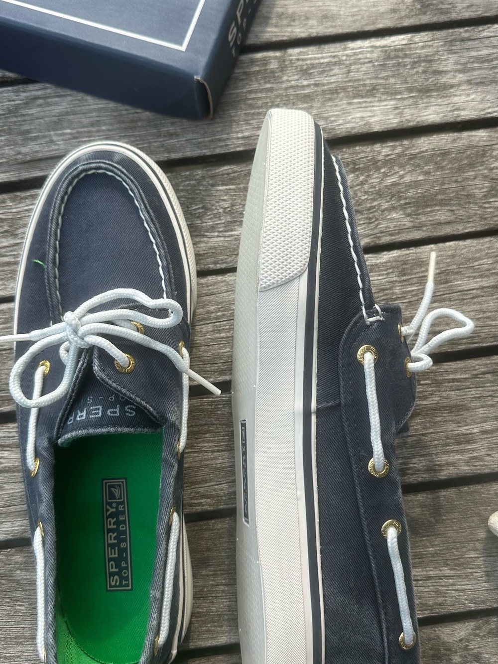 Brand new Sperry women’s Navy Canvas Boat Shoes with White Laces - Picture 2 of 5